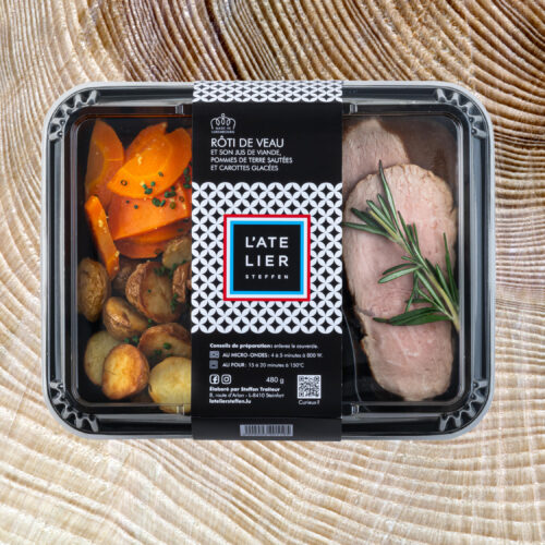 Rôti de veau et son jus de viande, pommes de terre sautées et carottes glacées